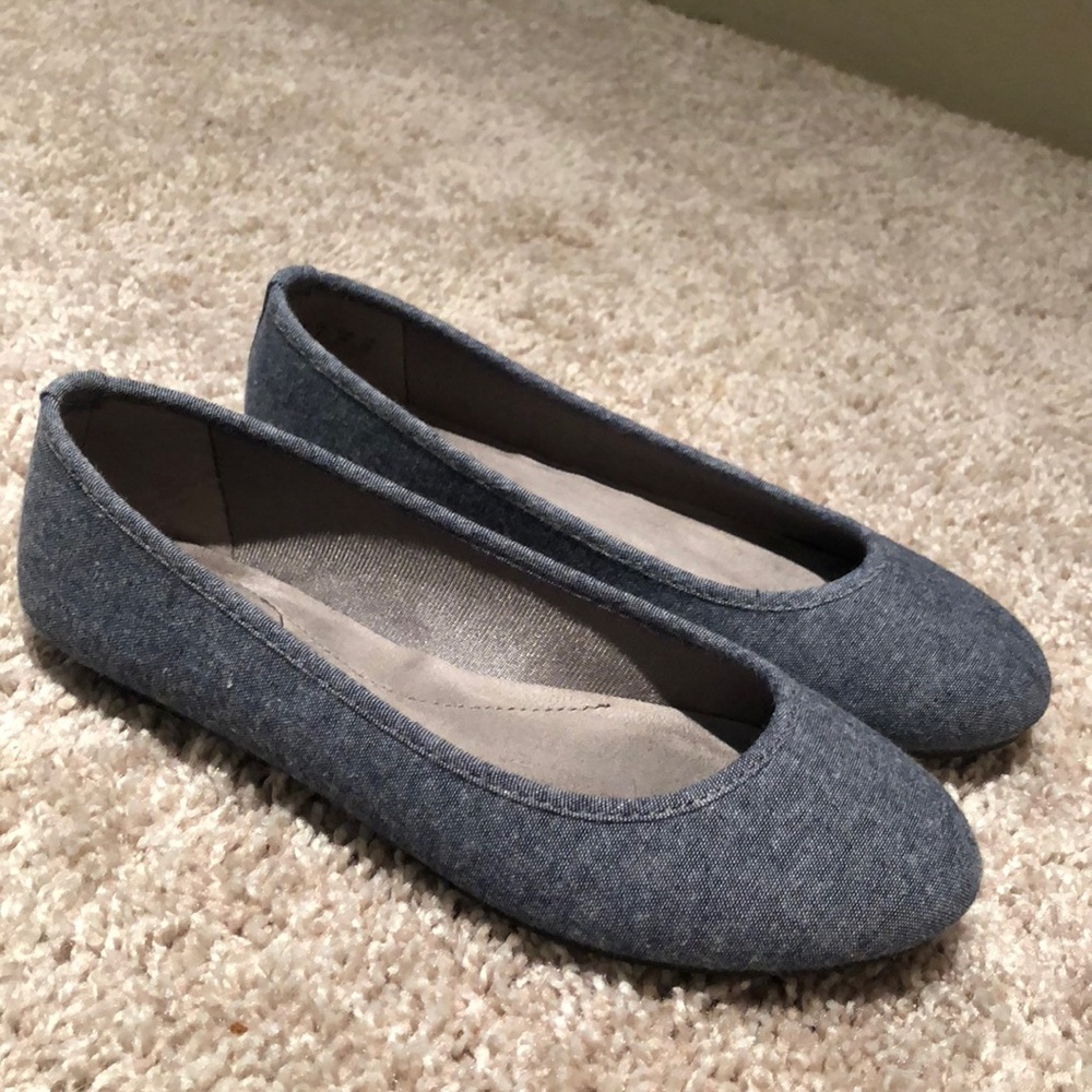 6 blue fabric flat